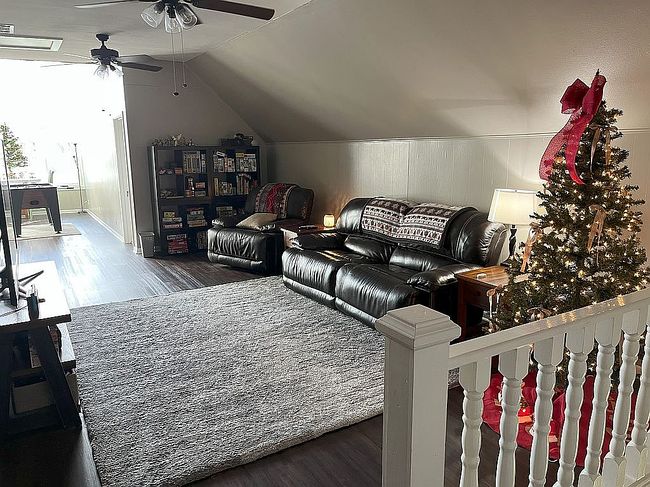 Image of 445 W Belknap St