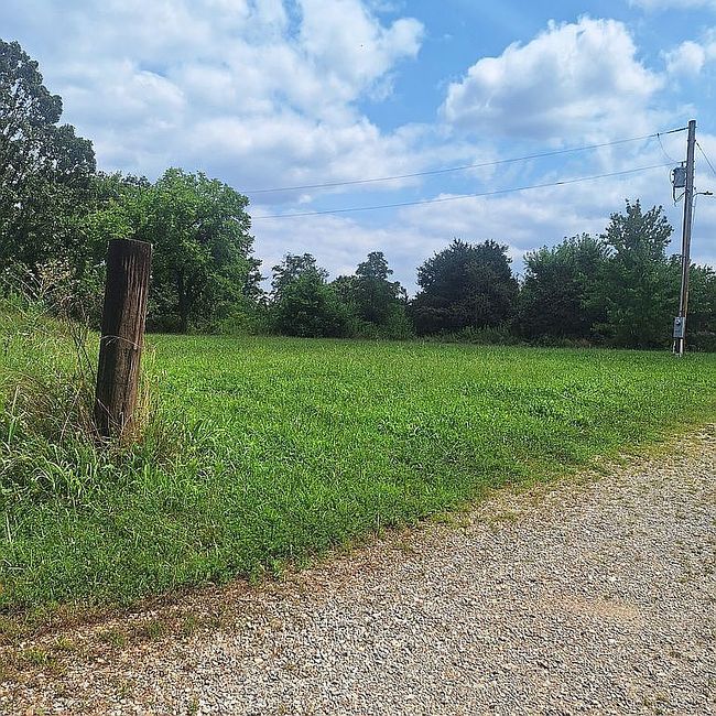 Photo of 19526 Mccolgin Rd, Raymondville, MO