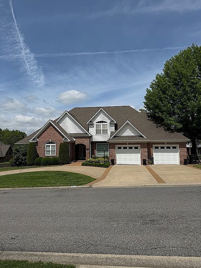 Image of 135 High Pointe Dr