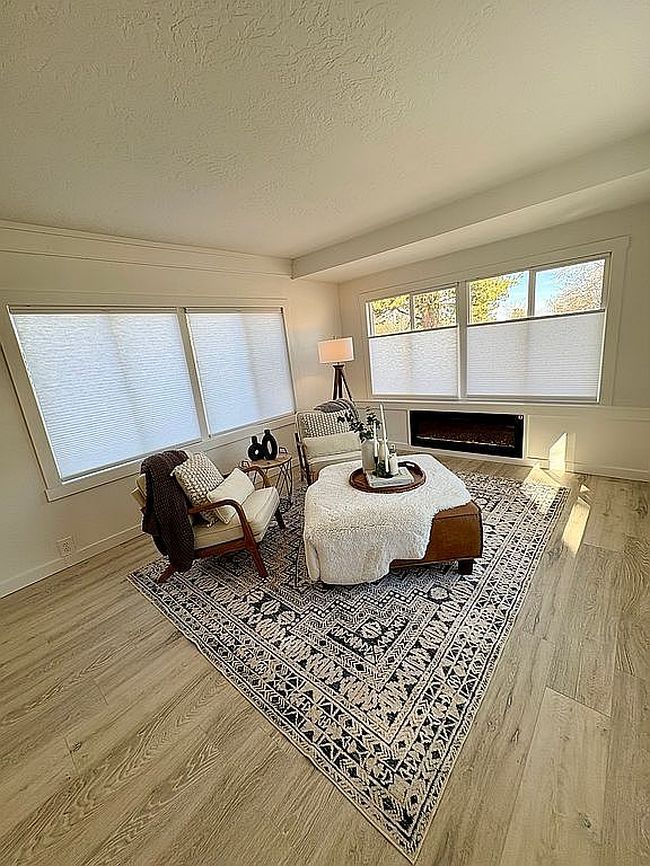 Additional photo 1 of property located at 463 Greenleaf St #463