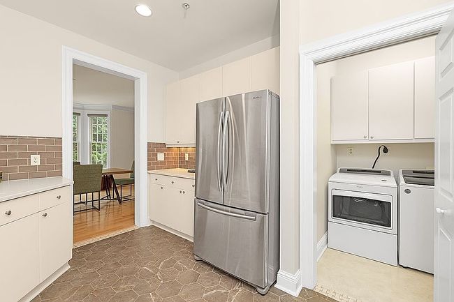 Photo of 2701 Glenwood Gardens Ln Unit 106, Raleigh, NC