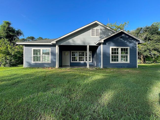 Photo of 450 Governor Hogg Dr, Pointblank, TX