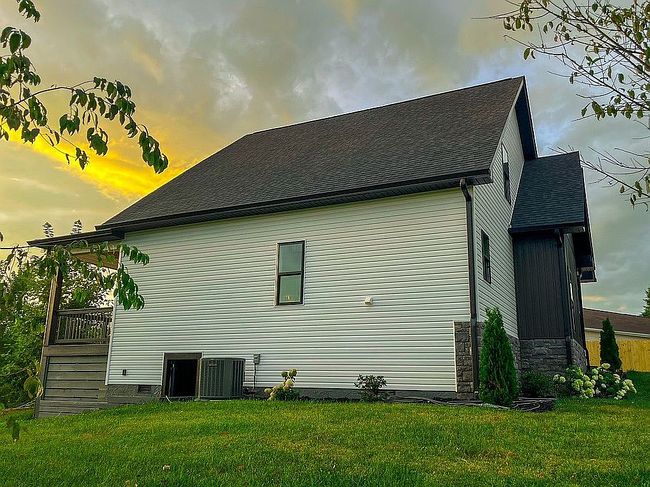 Photo of 38 Red Laurel Ct, Hendersonville, NC