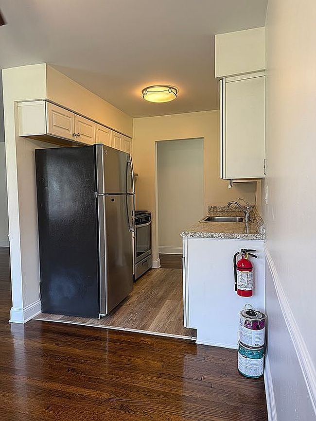 Photo of 6 Windsor Ter Apt B, Freehold, NJ