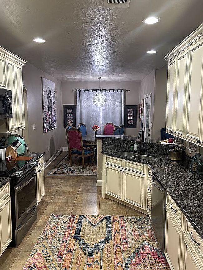 Image of 146 Lauren Ln