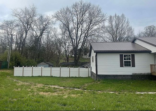Image of 401 Brandon Ave