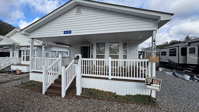 Photo of 4383 Riverbank Run, Hiawassee, GA