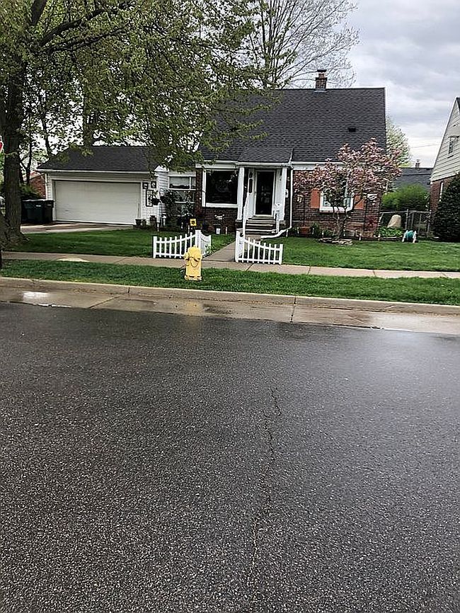 Photo of 3201 Croissant St, Dearborn, MI