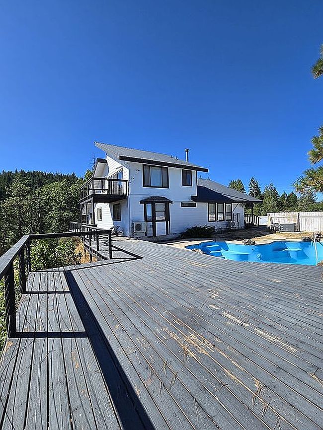 Photo of 3261 Oregon St, Weaverville, CA