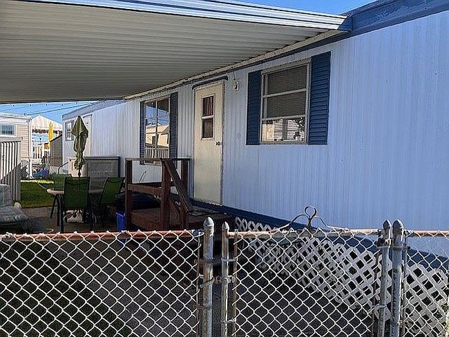 Photo of 5 Yerkes Ave