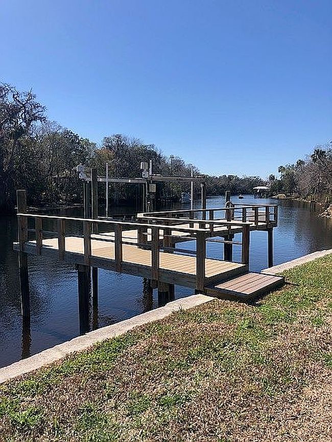 Image of 7 Oak Dr