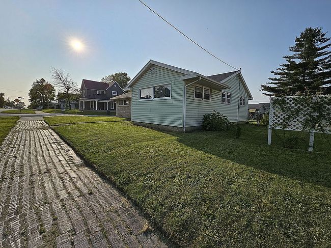 Image of 338 W Huntington St