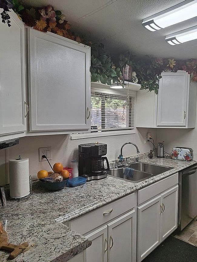 Image of 5194 Royal Oaks Dr