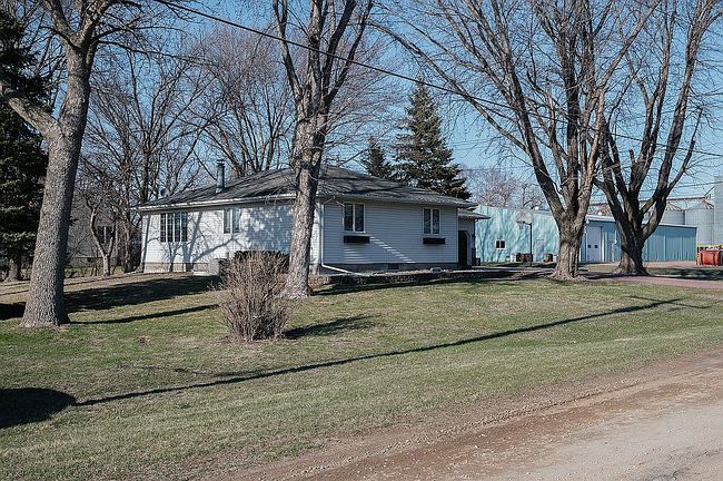 Photo of 402 W 1st St, Sherburn, MN