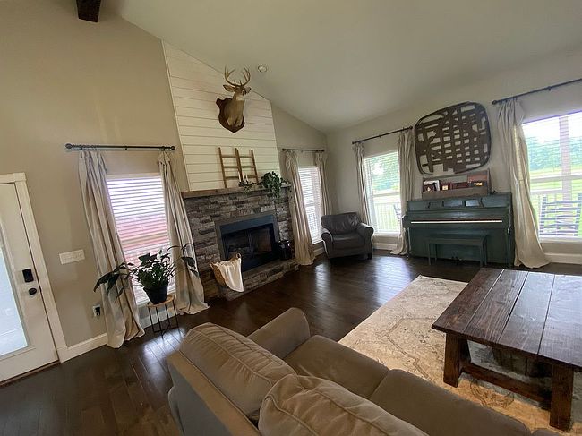 Photo of 1392 Brock Rd, Crab Orchard, KY