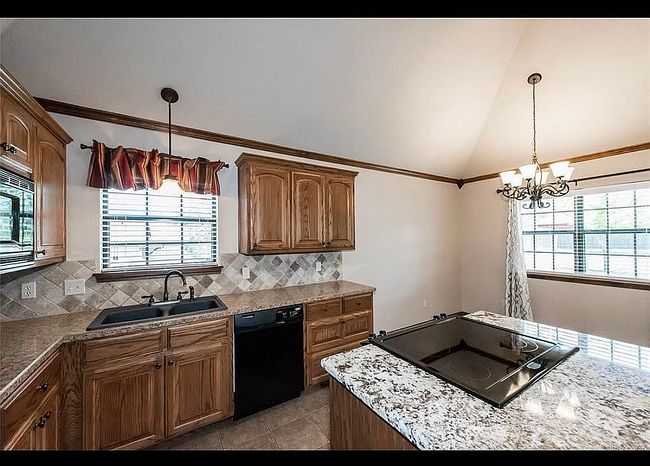 Photo of 705 S Division St, Sapulpa, OK