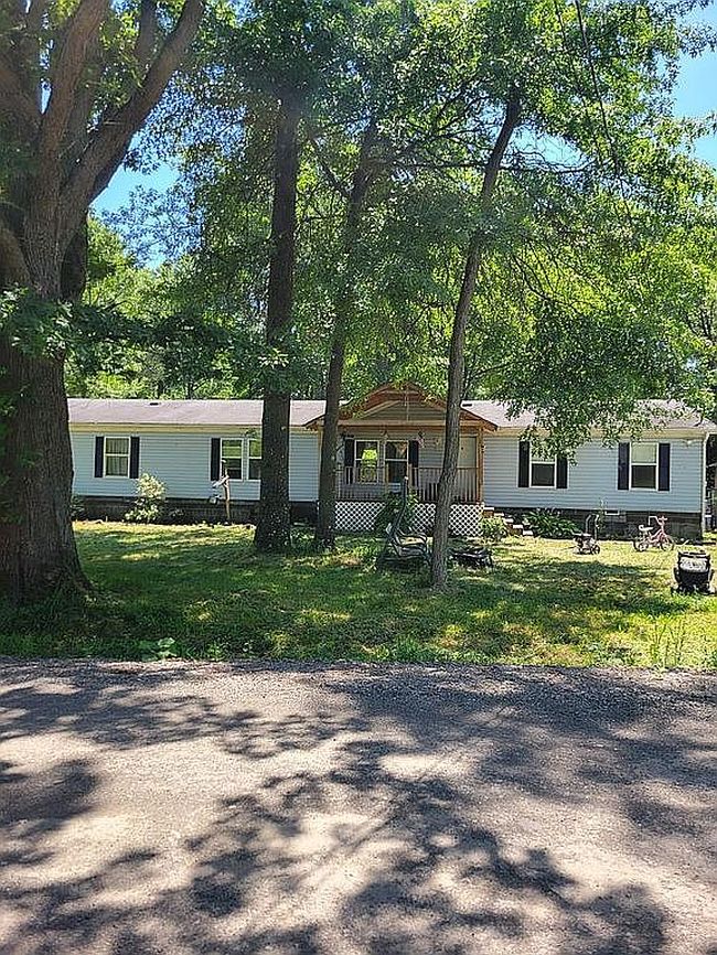 Photo of 6514 Amy Boyle Rd, Brookfield, OH
