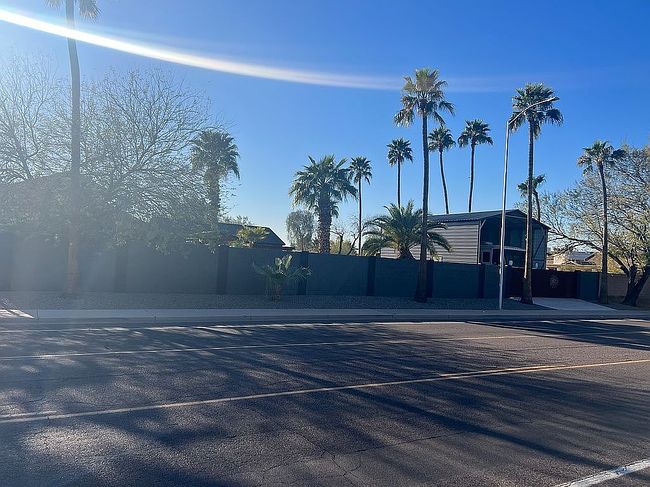 Additional photo 3 of property located at 2352 E Florian Cir