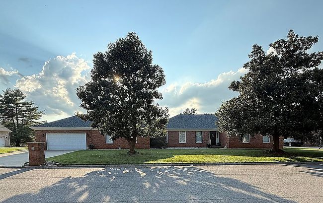 Preview of property located at 1019 Country Club Dr