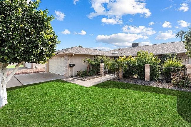 Additional photo 3 of property located at 10404 W Tropicana Cir S