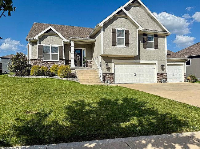 Photo of 1410 Nw 94th St, Kansas City, MO