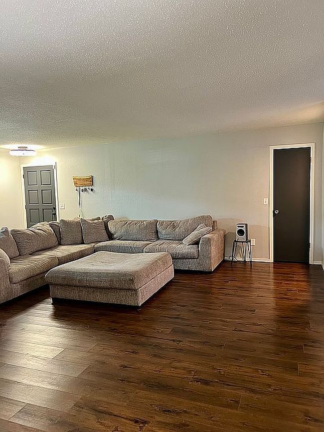 Image of 11325 N May Ave Apt D