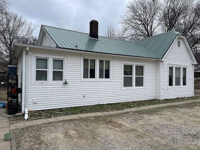 Photo of 415 N 5th St, Manhattan, KS