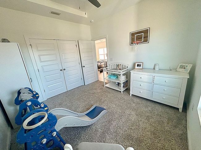 Image of 400 Arrowwood Blvd
