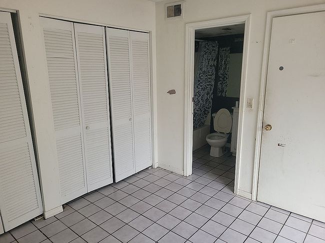 Photo of 1702 Challenger Ct W #1702, Jacksonville, FL