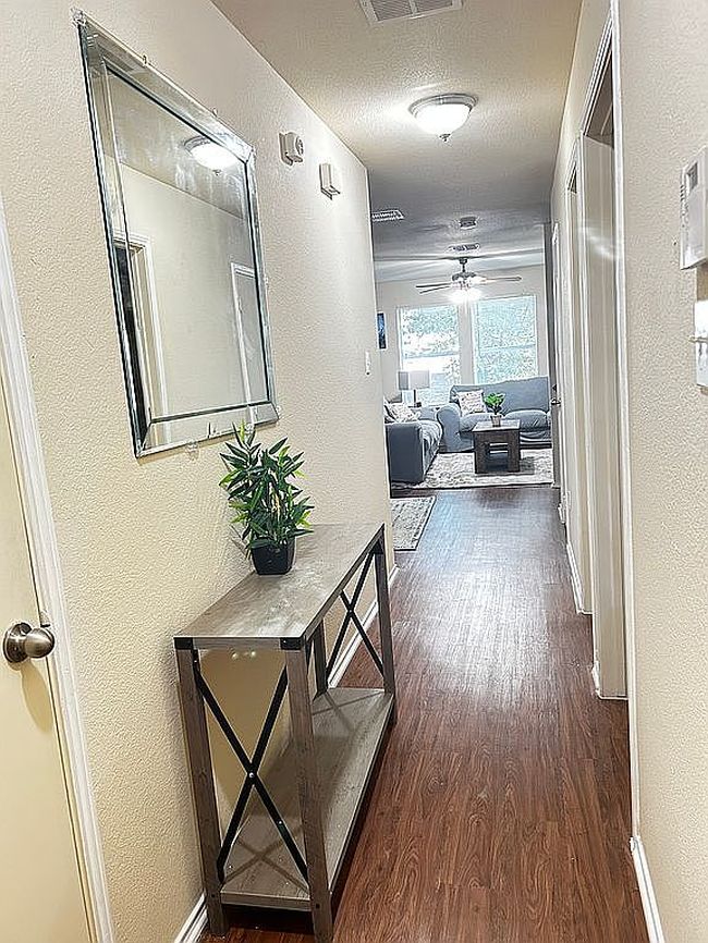 2318 Kingsway Dr, Arlington, TX