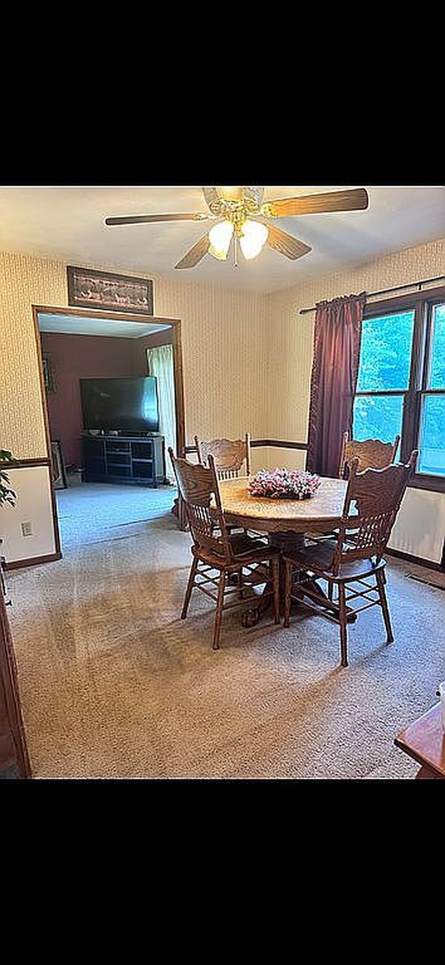 Photo of 7 Oak Grove Rd, Geneseo, IL