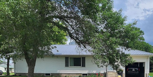 Photo of 301 Superior St, Milroy, MN