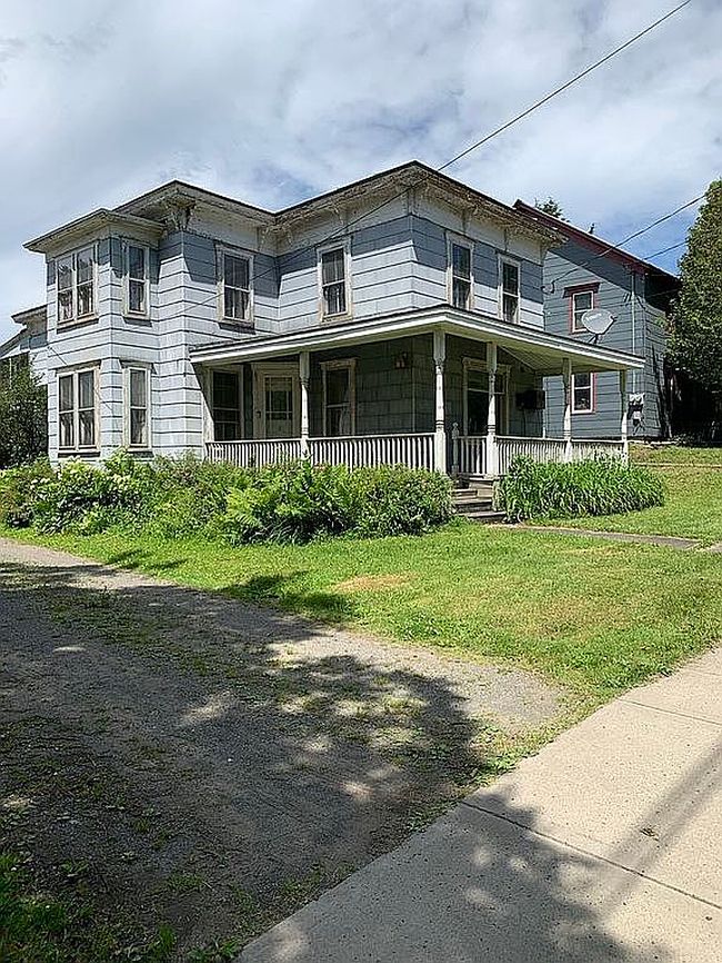Image of 61 E Main St