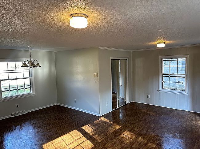 Image of 101 Hemlock Dr