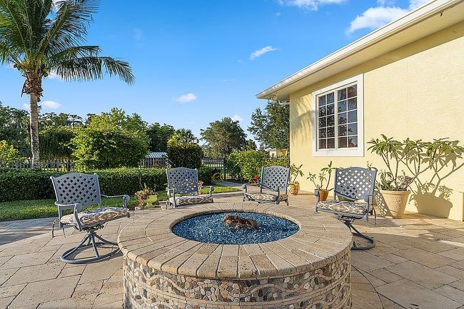 Photo of 5404 Ideal Holding Rd, Port Saint Lucie, FL