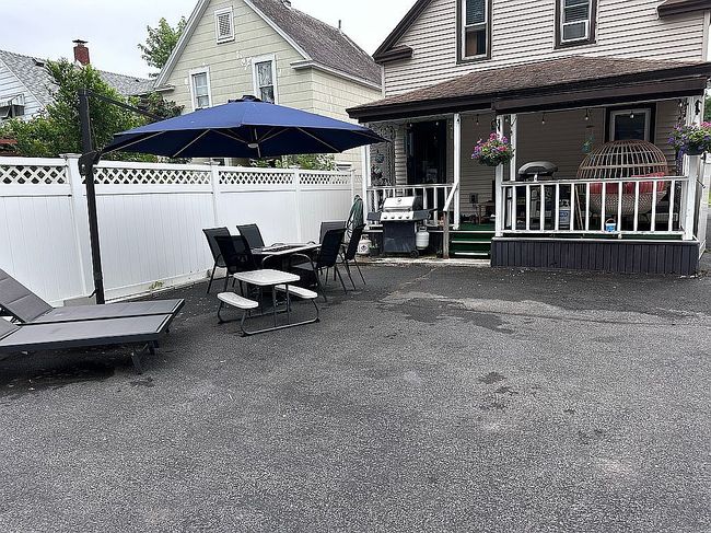 Photo of 835 Thompson St, Schenectady, NY