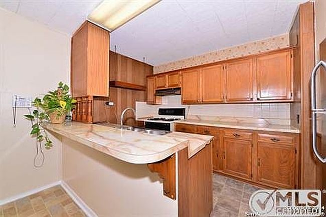 Additional photo 3 of property located at 2071 Sw 19th St