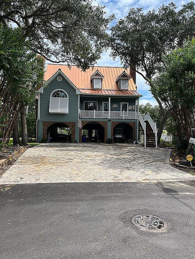 Photo of 319 N Oak Dr, Surfside Beach, SC