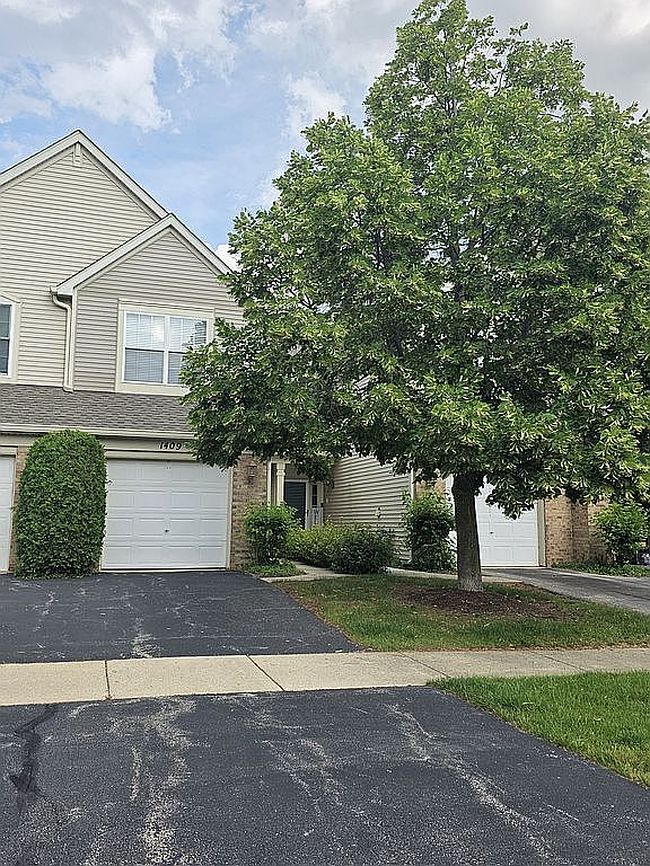 Photo of 1409 Doolittle Ln, Grayslake, IL