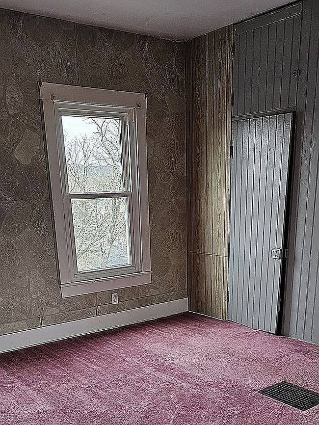 Image of 196 S 3rd St