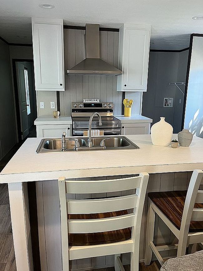 Preview of property located at 4148 S Hydraulic Ave Lot 8