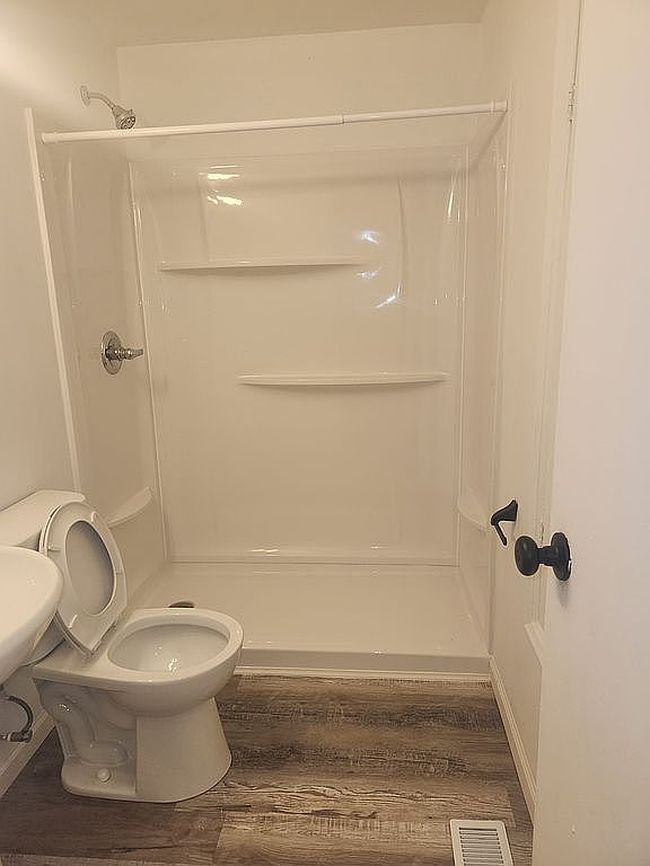 Additional photo 3 of property located at 2920 S 6th St