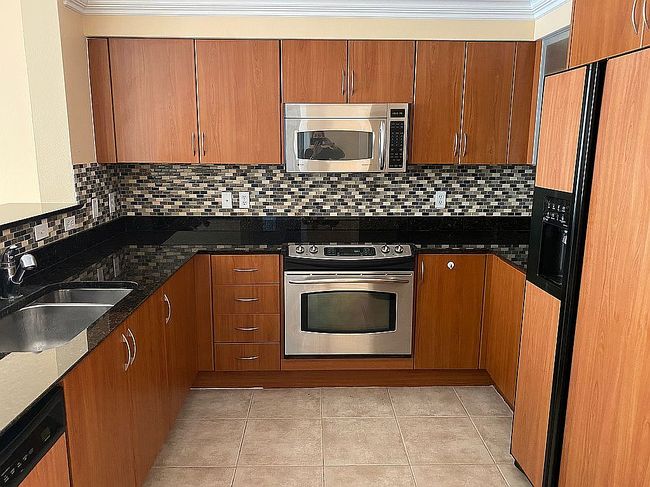 Image of 806 Windward Way #405