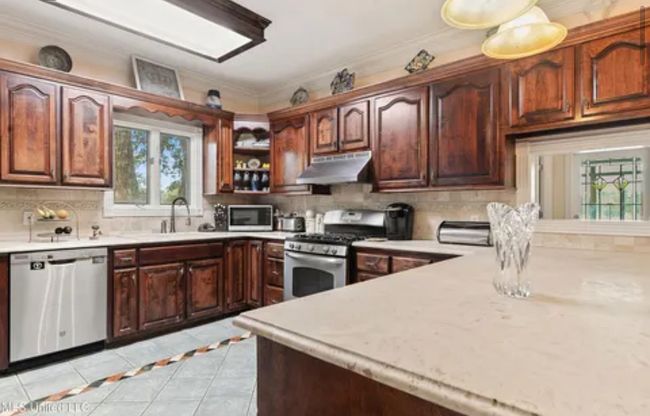 Additional photo 2 of property located at 3512 River Bluff Rd