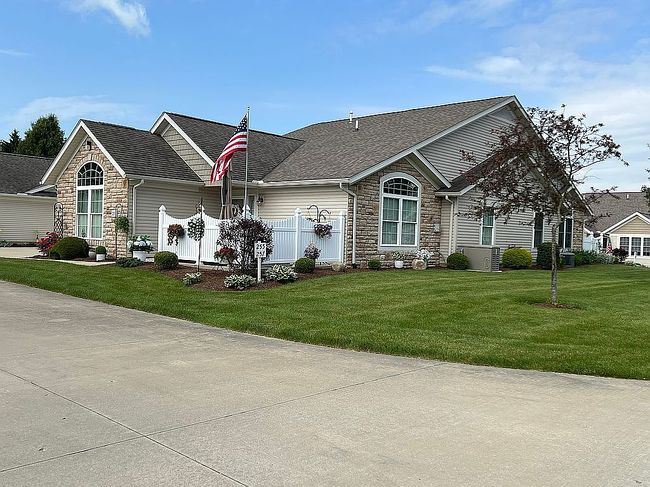 Image of 255 Woodbury Cir