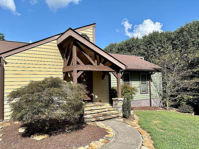 Additional photo 2 of property located at 8008 Helen Dr