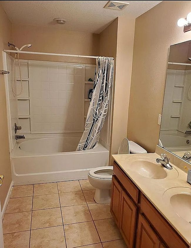 Photo of 785 Oakleaf Plantation Pkwy Unit 111, Orange Park, FL