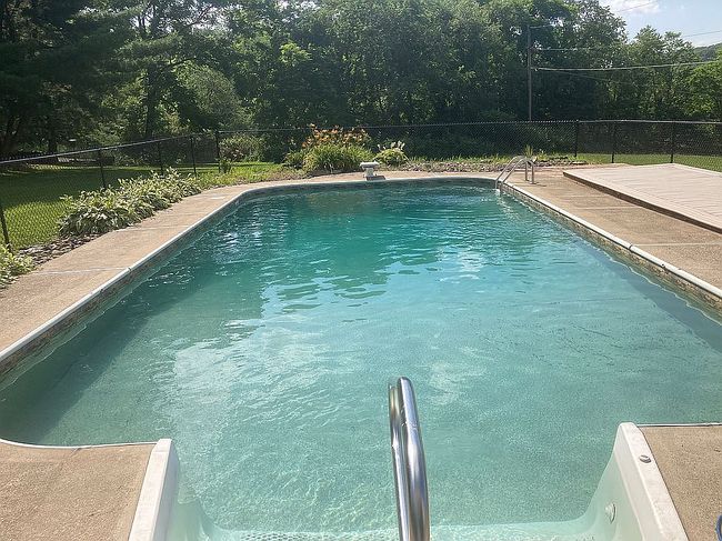 Photo of 145 Highlands View Ct, Acme, PA