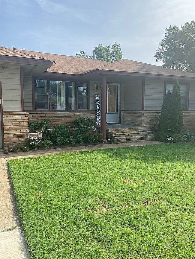 Image of 1119 W Main St