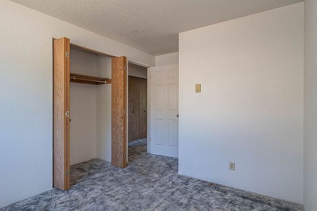 Photo of 416 Corona Loop Rd, Roseburg, OR